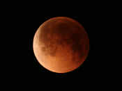 Lunar-eclipse2s.jpg (176678 bytes)