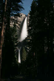 Yosemite-Falls-Moonlight-04-01-07-500.jpg (327107 bytes)