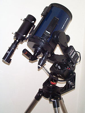 Meade LX10 shown with the MX5 CCD camera attached to the Lumicon Superfinder for wide field CCD imaging. Click on an accessory for more information.